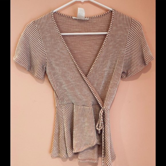 Caution to the Wind Women’s Top - Picture 1 of 3